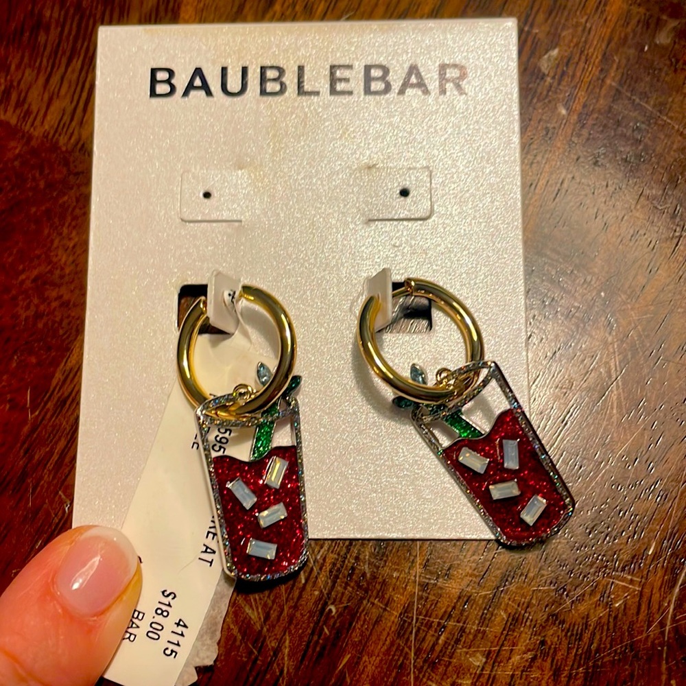 baublebar drink earrings